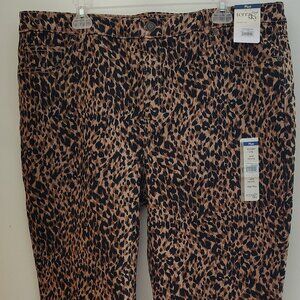 Terra & Sky leopard print jeans in 18W size